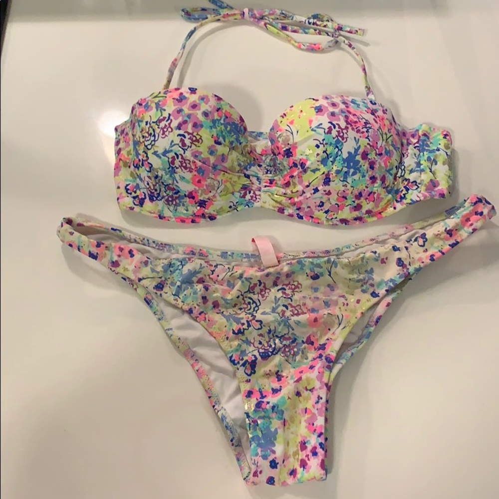 Victoria’s Secret Bikini Set
